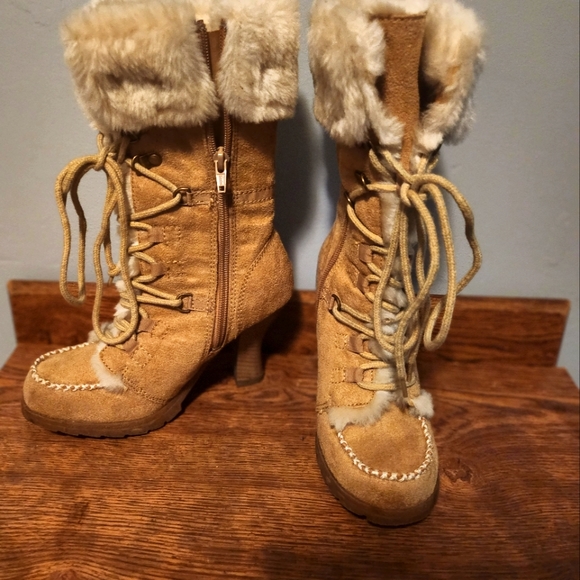 LACE UP FUR BOOTS - Picture 1 of 4